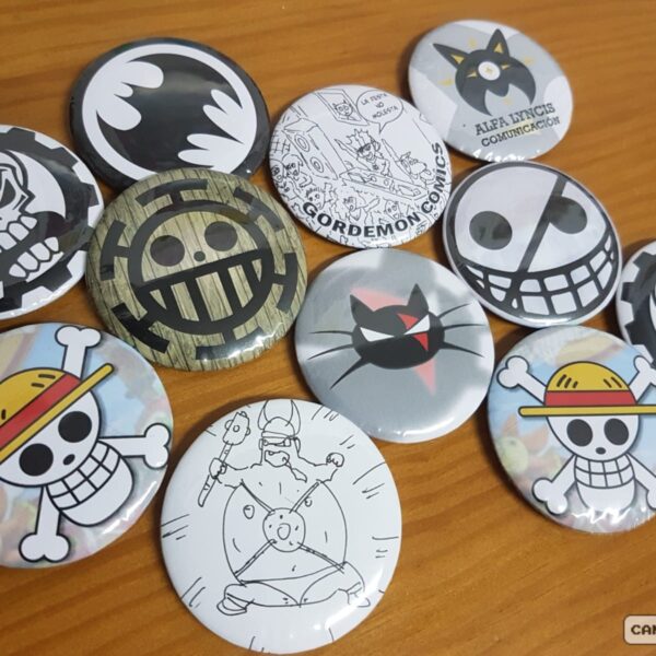 chapas personalizadas alicante, chapas, 58mm, 59mm, chapas, chapas eventos, chapas con los nombres, chapas personalizadas, chapas de unicornio, chapas de batman, chapas de one piece, megaton83