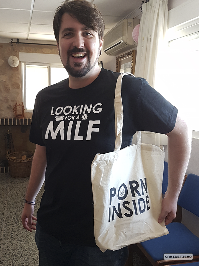 oscar, looking for a milf, porn inside, como quedan las camisetas personalizadas, camisetismo